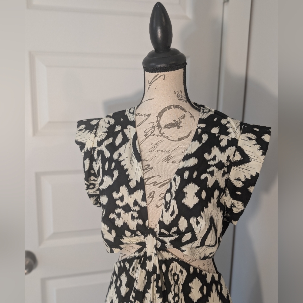 Steve Madden Black & Ivory Tie-Front Maxi Dress Size L - Picture 2 of 10